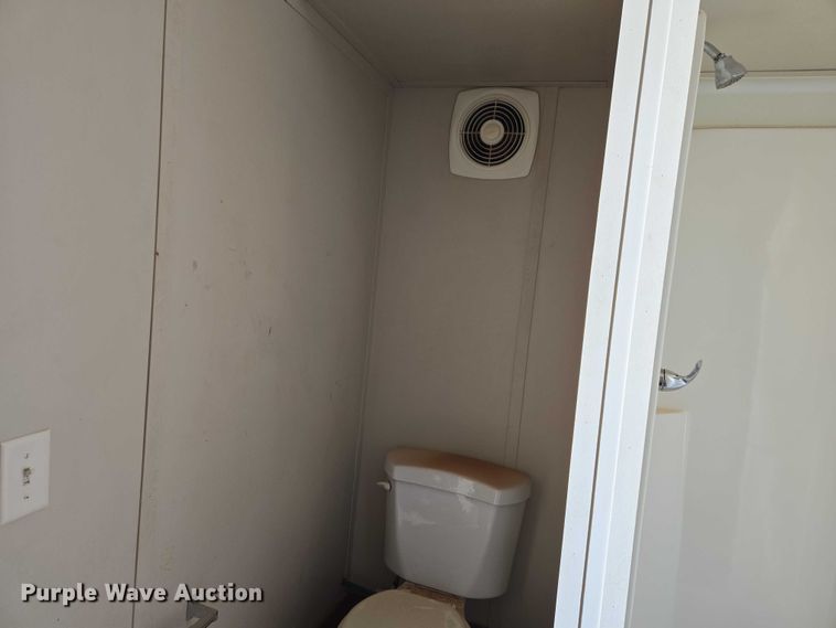 image for item ET1216 2012 Britco  8 x 20 mobile home 