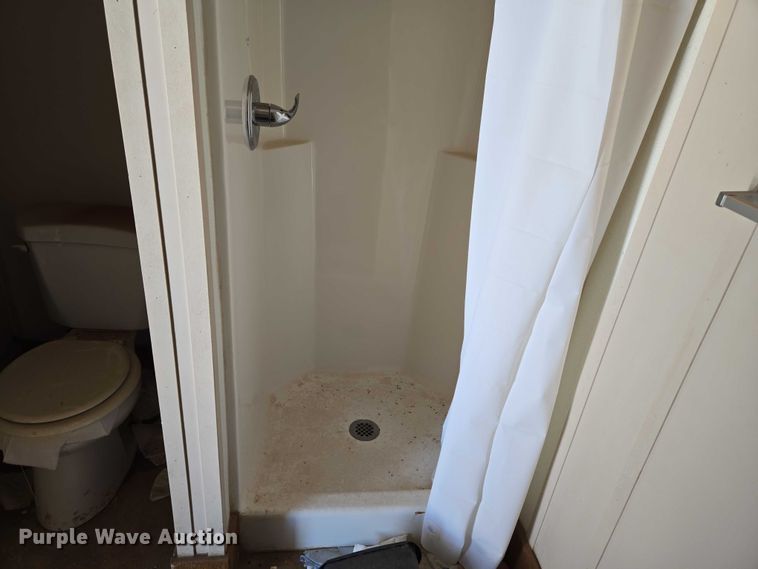 image for item ET1216 2012 Britco  8 x 20 mobile home 