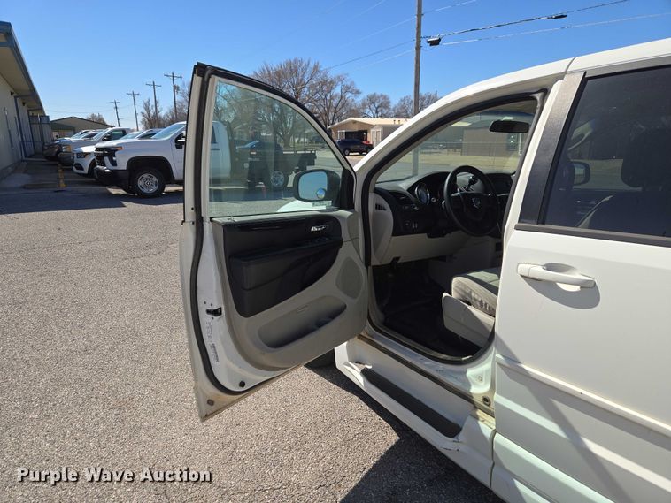 image for item ET1391 2012 Dodge Grand Caravan handicap accessible van