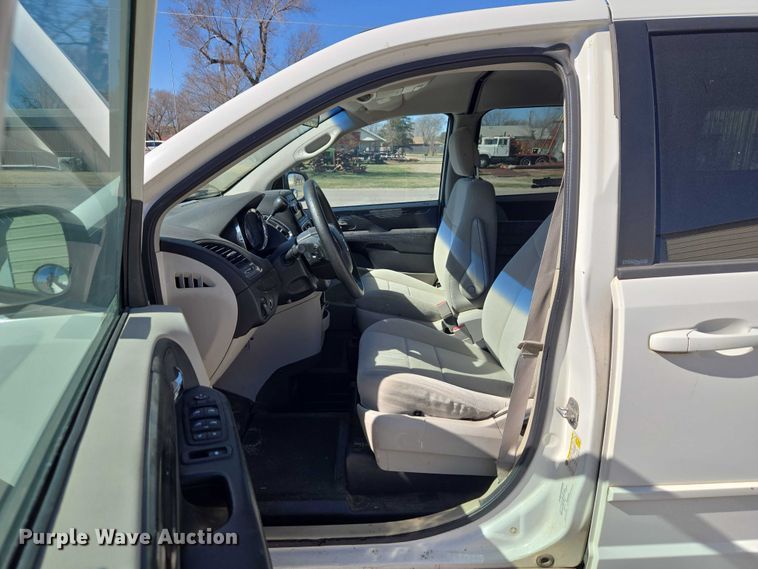 image for item ET1391 2012 Dodge Grand Caravan handicap accessible van