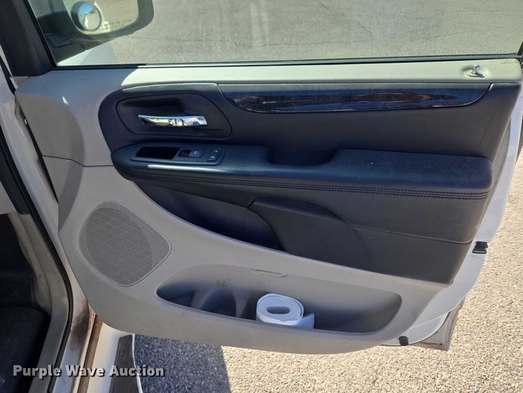 image for item ET1391 2012 Dodge Grand Caravan handicap accessible van