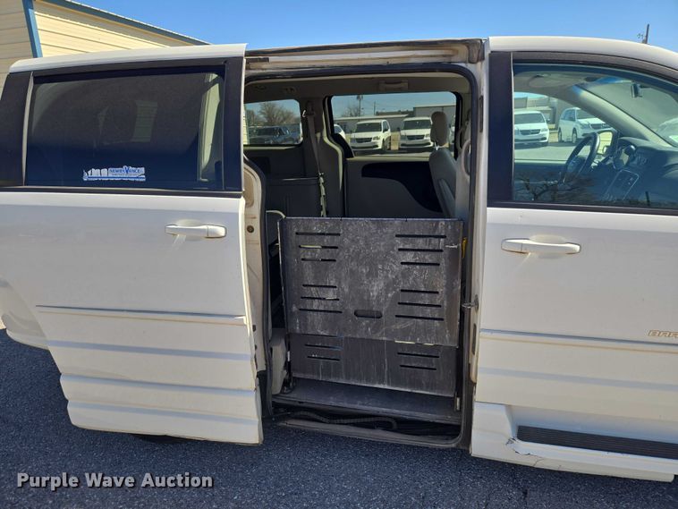 image for item ET1391 2012 Dodge Grand Caravan handicap accessible van