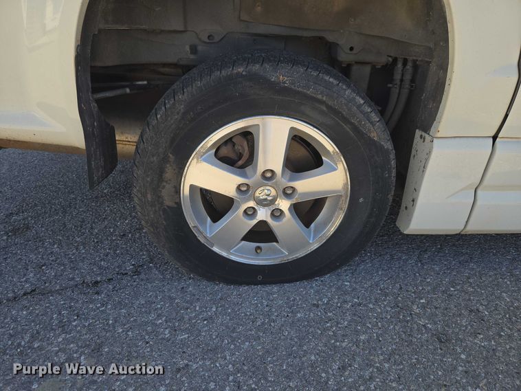 image for item ET1392 2012 Dodge Grand Caravan handicap accessible van