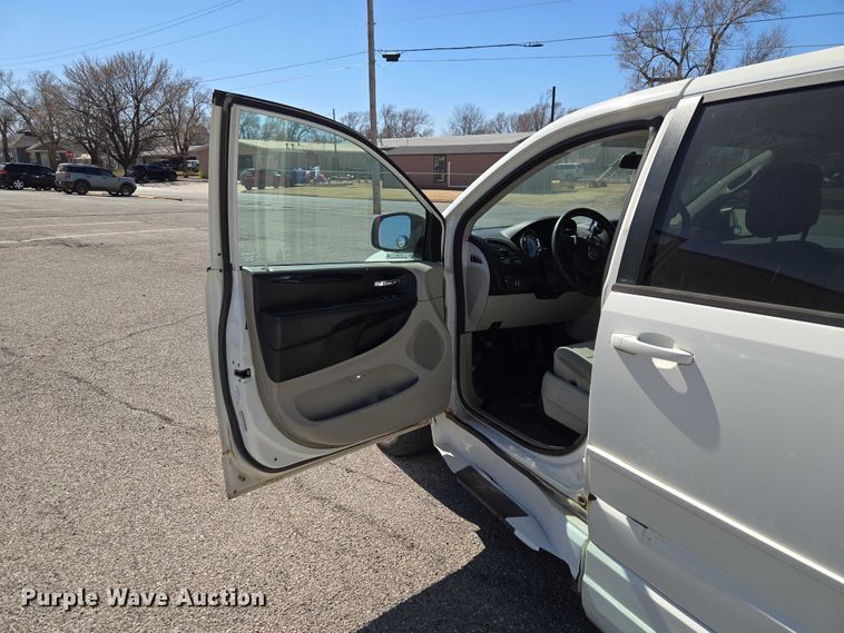 image for item ET1393 2013 Dodge Grand Caravan handicap accessible van