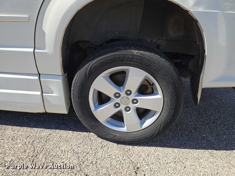 image for item ET1393 2013 Dodge Grand Caravan handicap accessible van