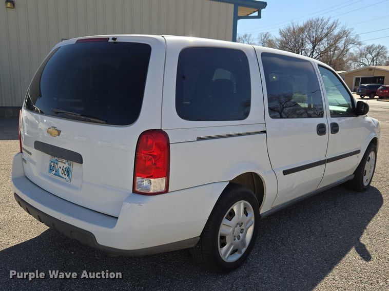 image for item ET1395 2008 Chevrolet Uplander van