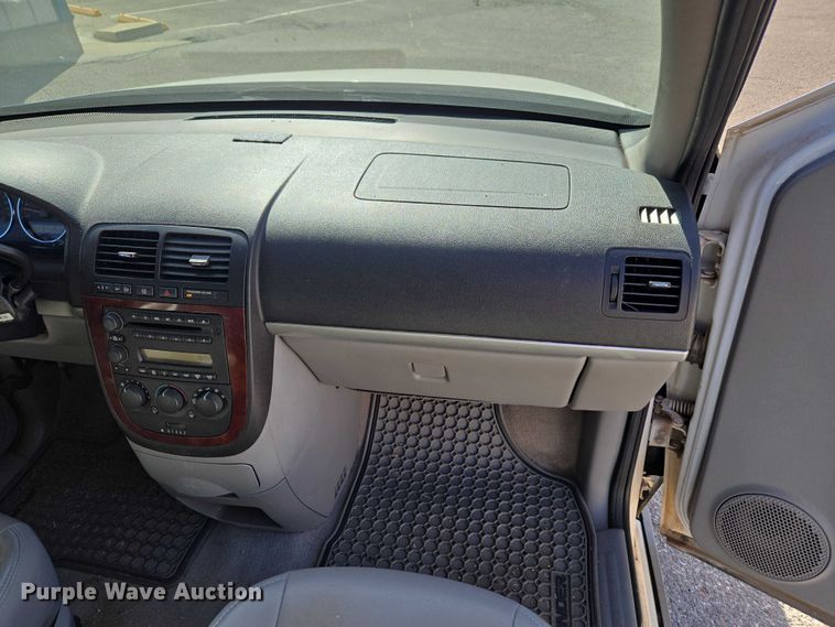 image for item ET1395 2008 Chevrolet Uplander van