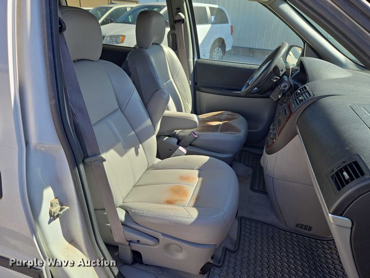 image for item ET1395 2008 Chevrolet Uplander van