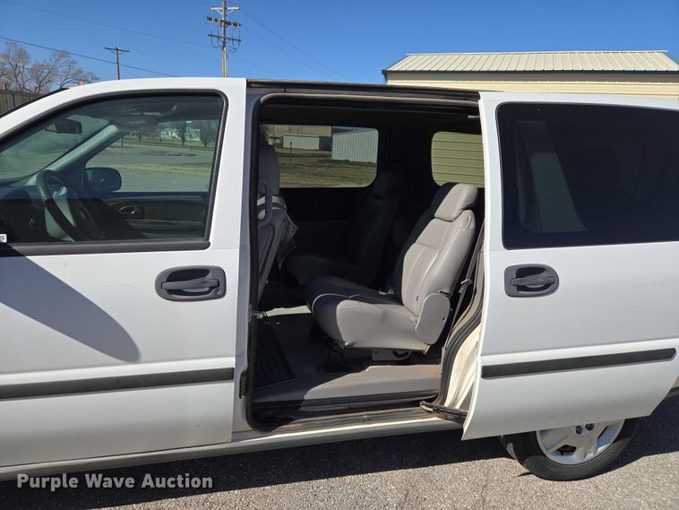 image for item ET1395 2008 Chevrolet Uplander van