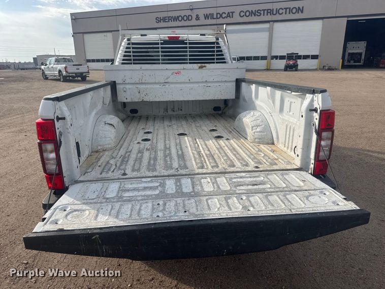 image for item ET1841 2021 Ford F250 Super Duty XL Crew Cab pickup truck