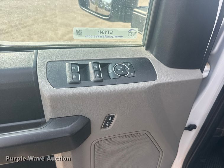 image for item ET1841 2021 Ford F250 Super Duty XL Crew Cab pickup truck