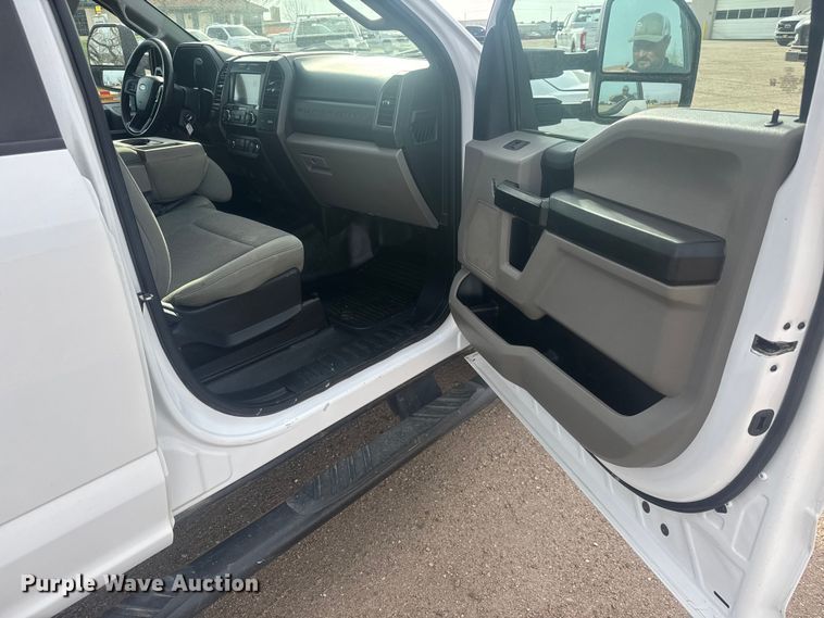 image for item ET1841 2021 Ford F250 Super Duty XL Crew Cab pickup truck