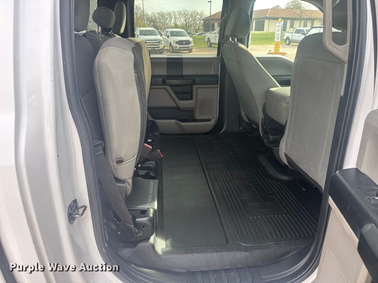 image for item ET1841 2021 Ford F250 Super Duty XL Crew Cab pickup truck