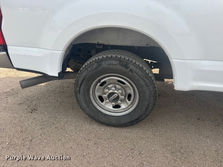 image for item ET1841 2021 Ford F250 Super Duty XL Crew Cab pickup truck