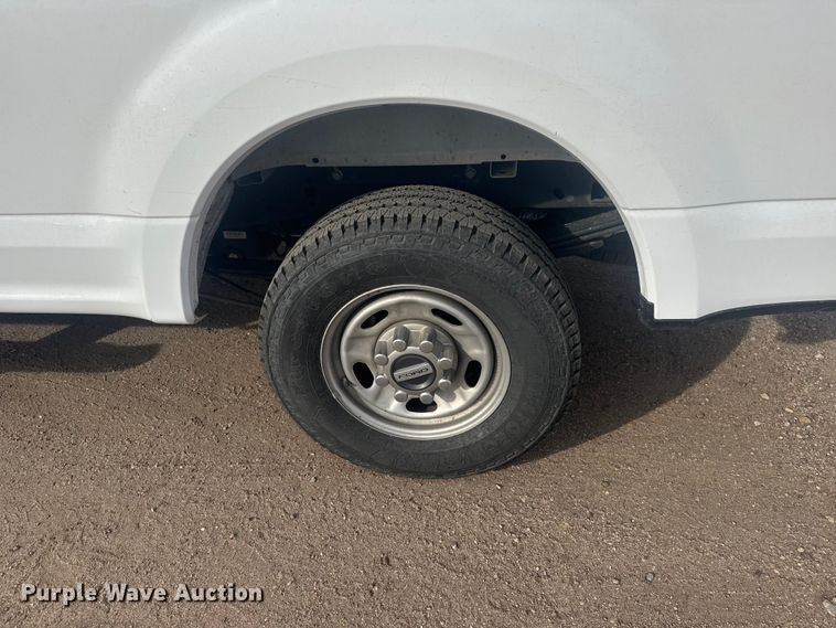 image for item ET1841 2021 Ford F250 Super Duty XL Crew Cab pickup truck
