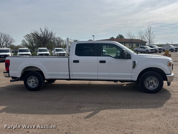 image for item ET1842 2021 Ford F250 Super Duty XL Crew Cab pickup truck