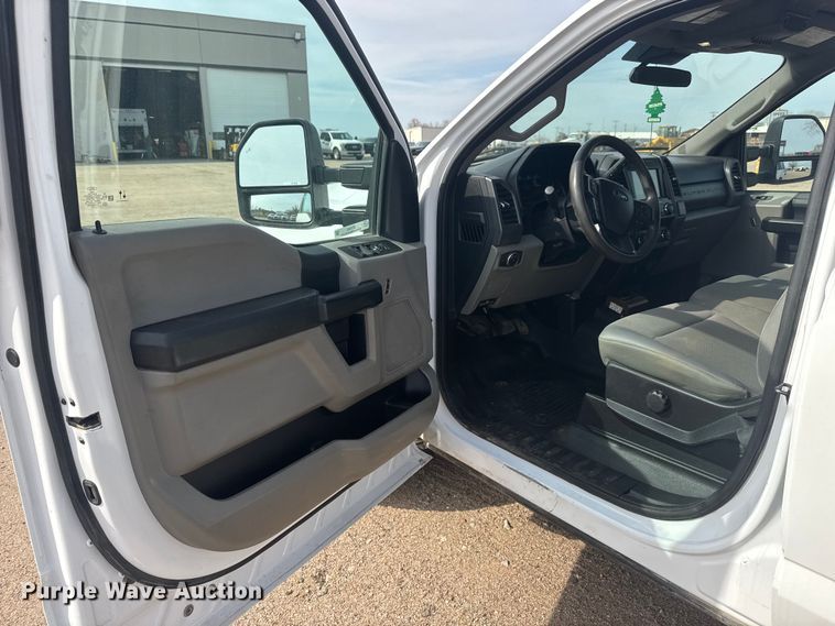 image for item ET1842 2021 Ford F250 Super Duty XL Crew Cab pickup truck