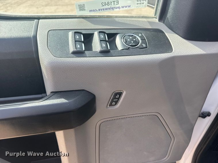 image for item ET1842 2021 Ford F250 Super Duty XL Crew Cab pickup truck