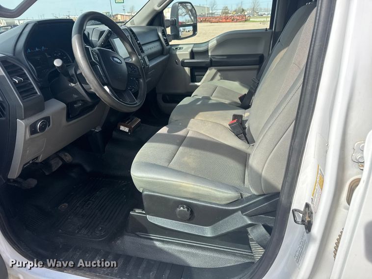 image for item ET1842 2021 Ford F250 Super Duty XL Crew Cab pickup truck