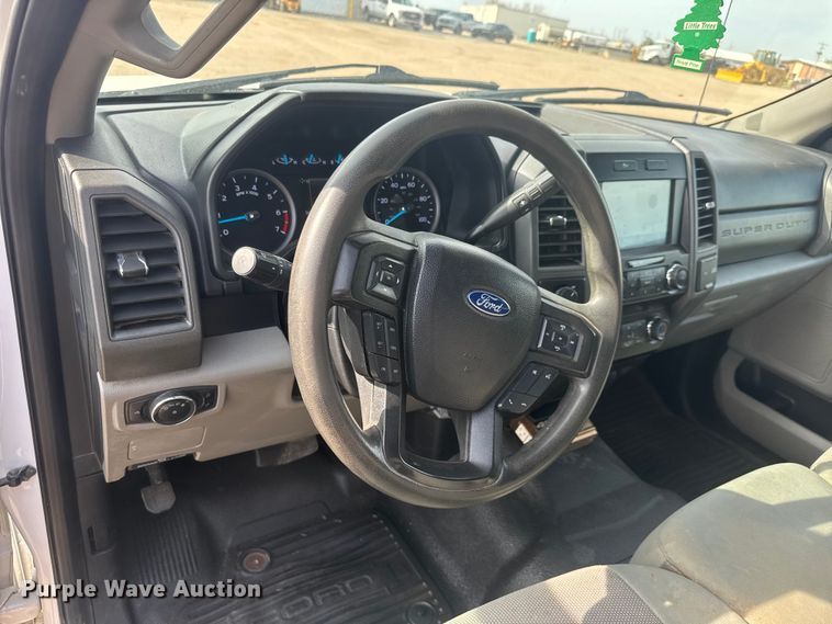 image for item ET1842 2021 Ford F250 Super Duty XL Crew Cab pickup truck
