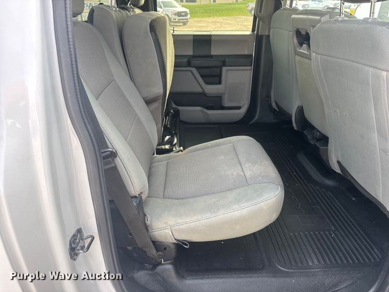 image for item ET1842 2021 Ford F250 Super Duty XL Crew Cab pickup truck