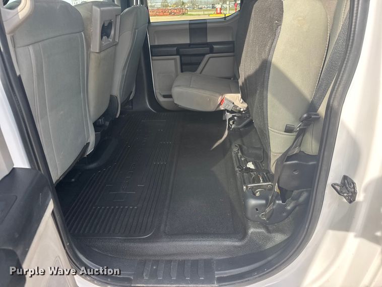 image for item ET1842 2021 Ford F250 Super Duty XL Crew Cab pickup truck