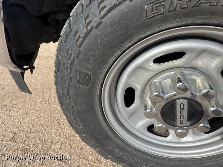 image for item ET1842 2021 Ford F250 Super Duty XL Crew Cab pickup truck