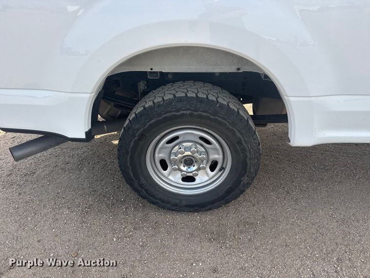 image for item ET1842 2021 Ford F250 Super Duty XL Crew Cab pickup truck