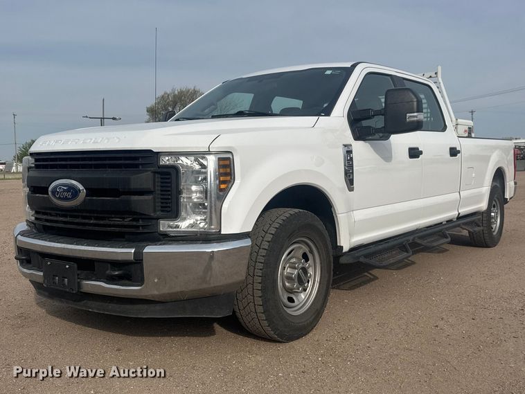 image for item ET1843 2019 Ford F250 Super Duty XL Crew Cab pickup truck