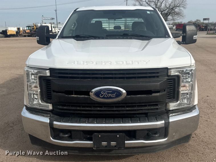 image for item ET1843 2019 Ford F250 Super Duty XL Crew Cab pickup truck