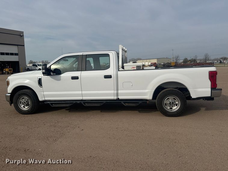 image for item ET1843 2019 Ford F250 Super Duty XL Crew Cab pickup truck
