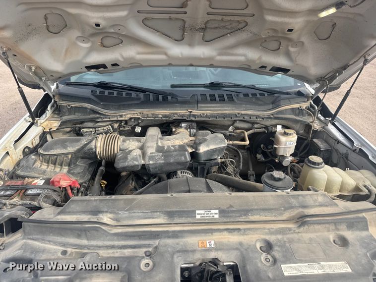 image for item ET1843 2019 Ford F250 Super Duty XL Crew Cab pickup truck