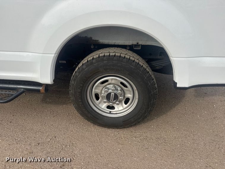 image for item ET1843 2019 Ford F250 Super Duty XL Crew Cab pickup truck