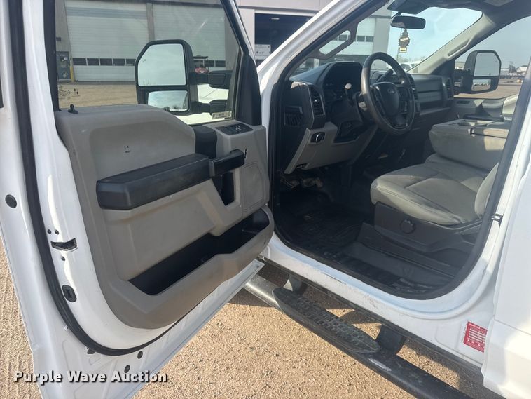 image for item ET1844 2020 Ford F250 Super Duty XL Crew Cab pickup truck