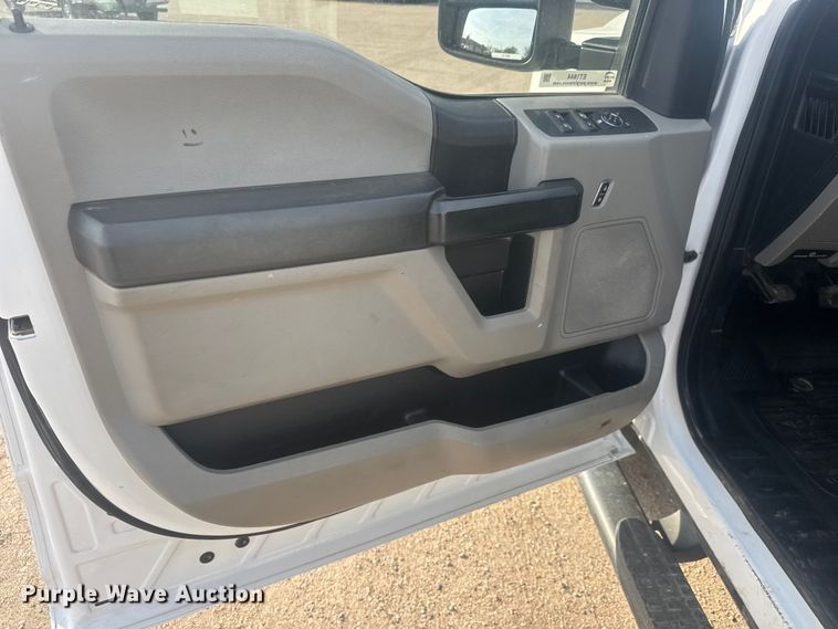 image for item ET1844 2020 Ford F250 Super Duty XL Crew Cab pickup truck