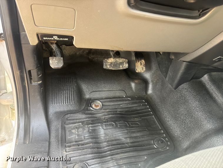 image for item ET1844 2020 Ford F250 Super Duty XL Crew Cab pickup truck