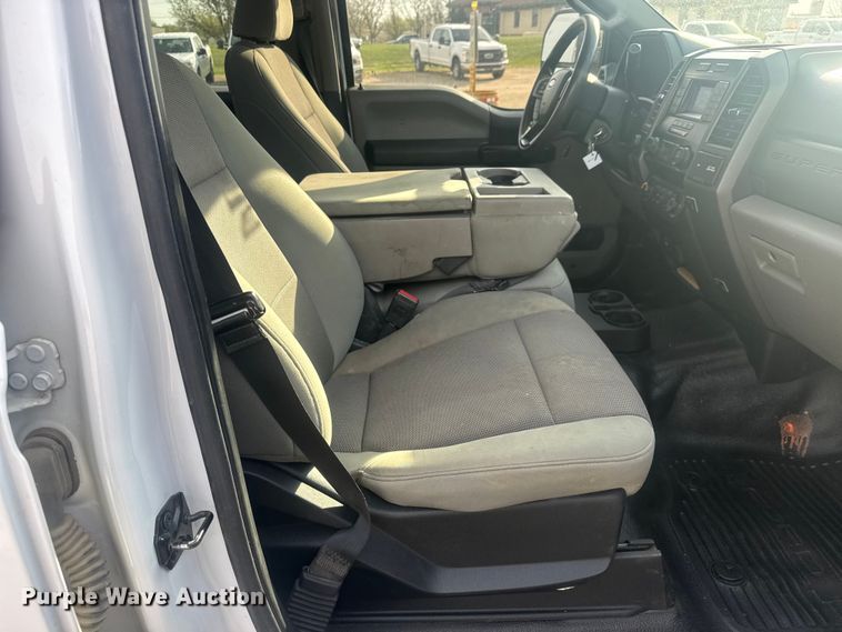 image for item ET1844 2020 Ford F250 Super Duty XL Crew Cab pickup truck