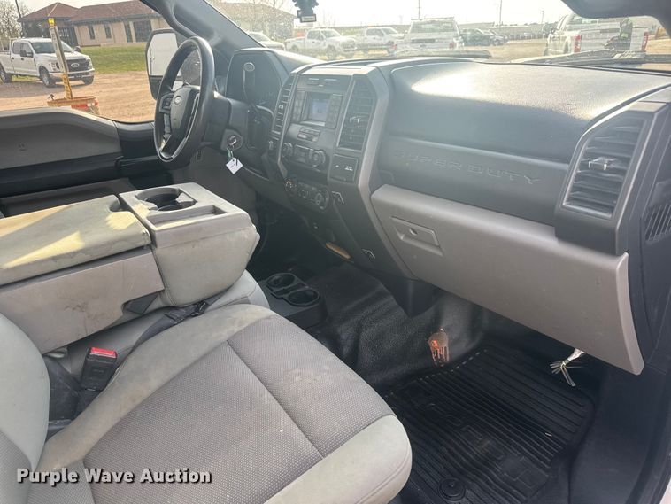 image for item ET1844 2020 Ford F250 Super Duty XL Crew Cab pickup truck