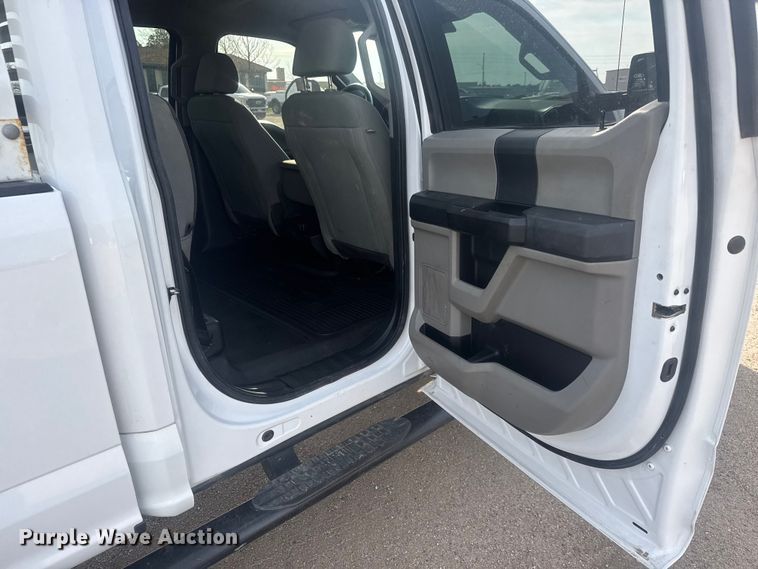 image for item ET1844 2020 Ford F250 Super Duty XL Crew Cab pickup truck