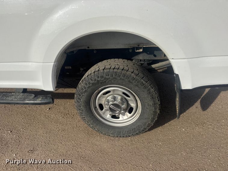 image for item ET1844 2020 Ford F250 Super Duty XL Crew Cab pickup truck