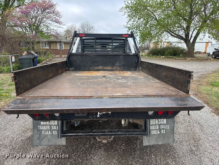 image for item ET1877 2018 Ford F250 Super Duty Crew Cab flatbed pickup truck