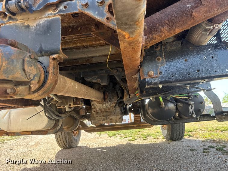 image for item ET1894 2006 International 7400 Crew Cab truck cab and chassis