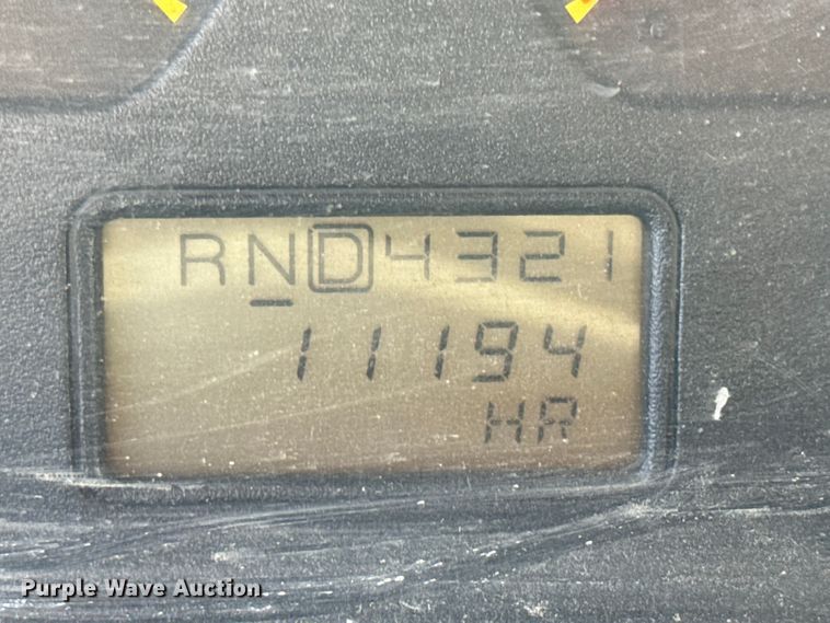 image for item ET1894 2006 International 7400 Crew Cab truck cab and chassis