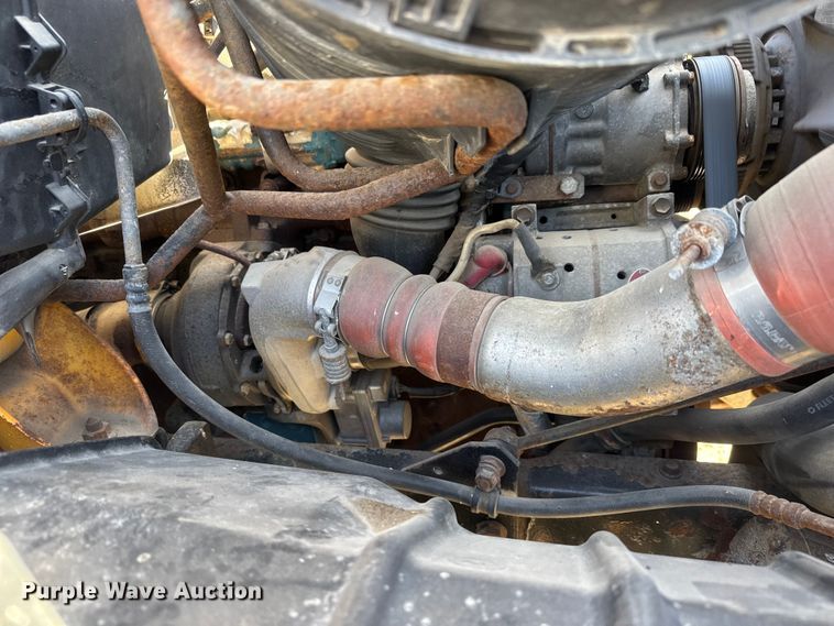 image for item ET1894 2006 International 7400 Crew Cab truck cab and chassis