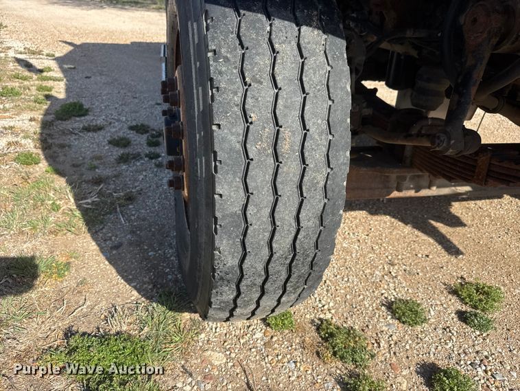 image for item ET1894 2006 International 7400 Crew Cab truck cab and chassis