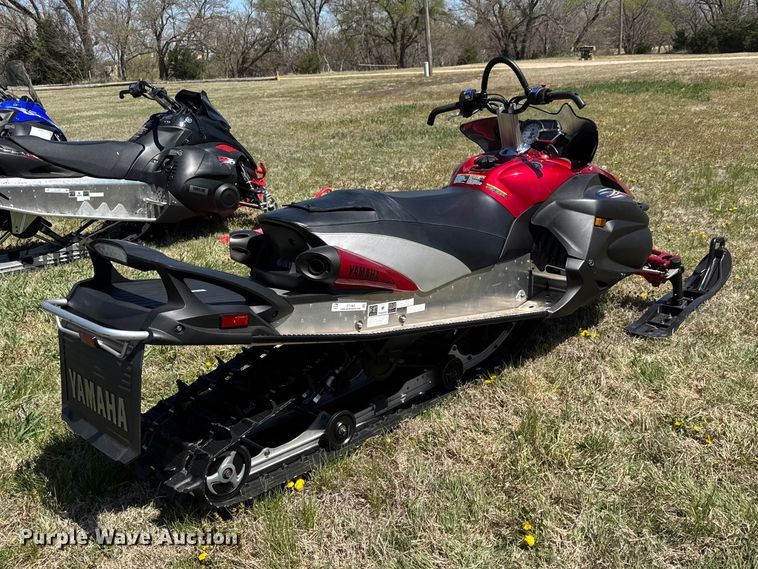 image for item ET1902 2006 Yamaha Apex snowmobile