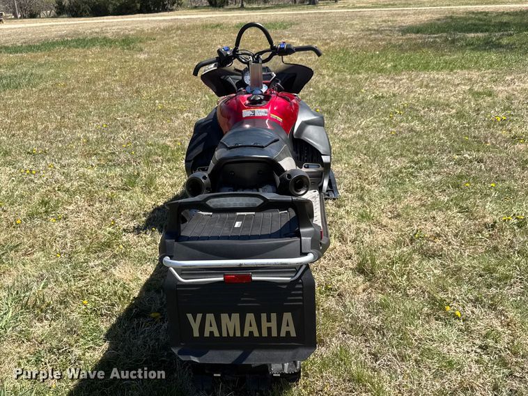 image for item ET1902 2006 Yamaha Apex snowmobile