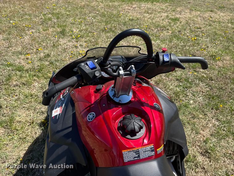 image for item ET1902 2006 Yamaha Apex snowmobile