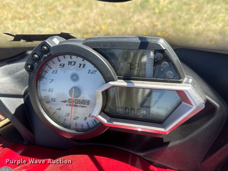 image for item ET1902 2006 Yamaha Apex snowmobile