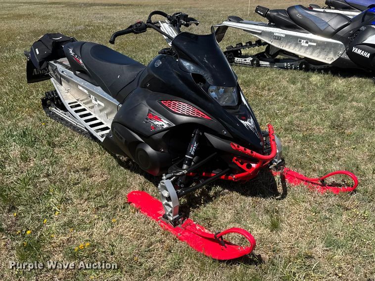 image for item ET1903 2009 Yamaha FX snowmobile